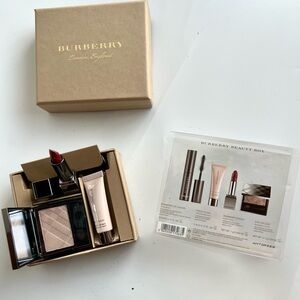 BURBERRY BEAUTY BOX FESTIVE COLLECTION Light Glow Lipstick Kisses Glow 3 Ps NIB.